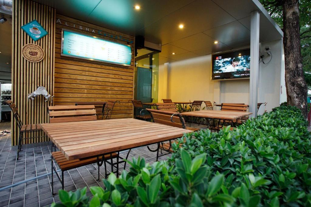 Alisha Court Hotel & Residence Bangkok Ngoại thất bức ảnh